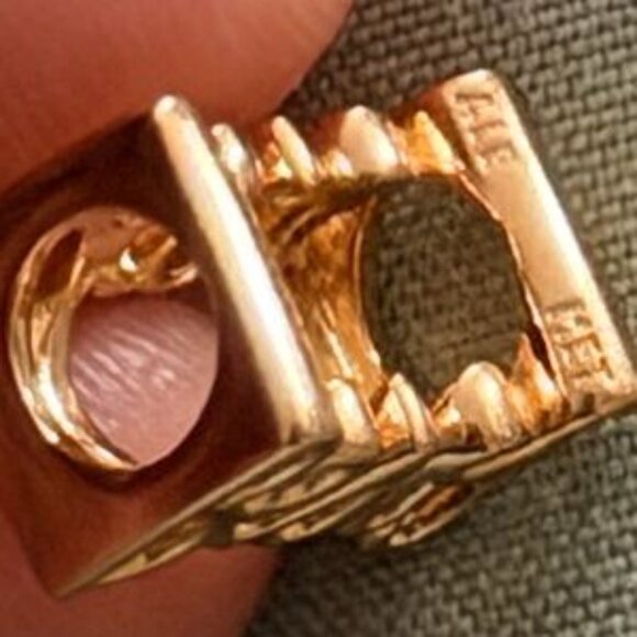 Authentic Besos Script Charm - Picture 5 of 5